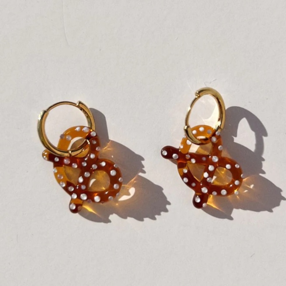 Lisa Says Gah! Pretzel Hoop Earrings